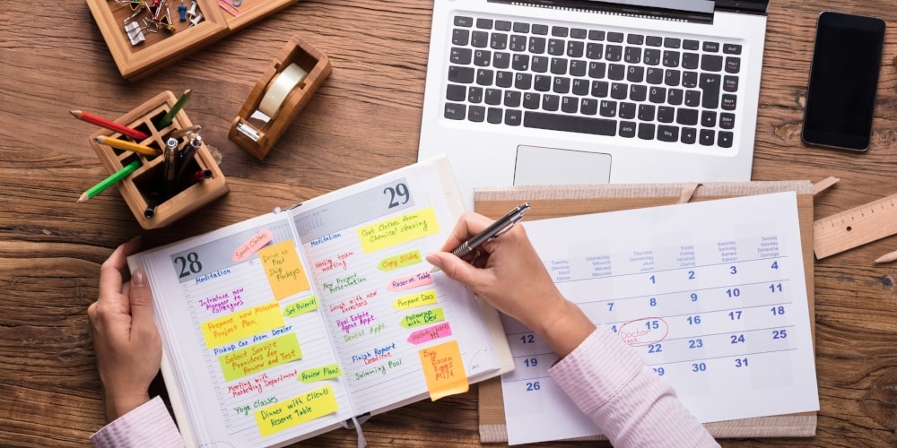 یک روز کاری مدیر ساخت