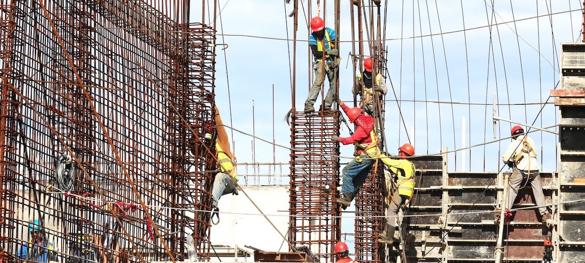 ویژگیهای صنعت ساخت